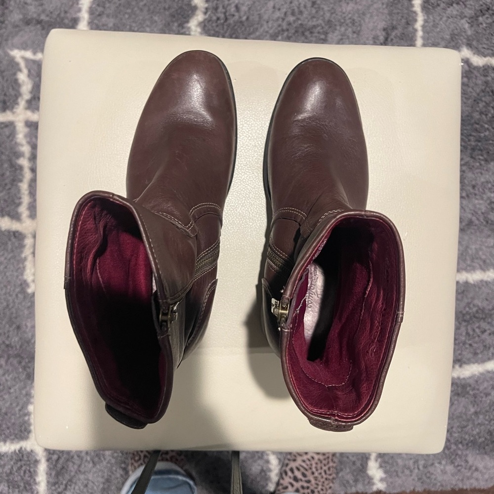 Timberland waterproof boots. Size 7.5 in great condition.